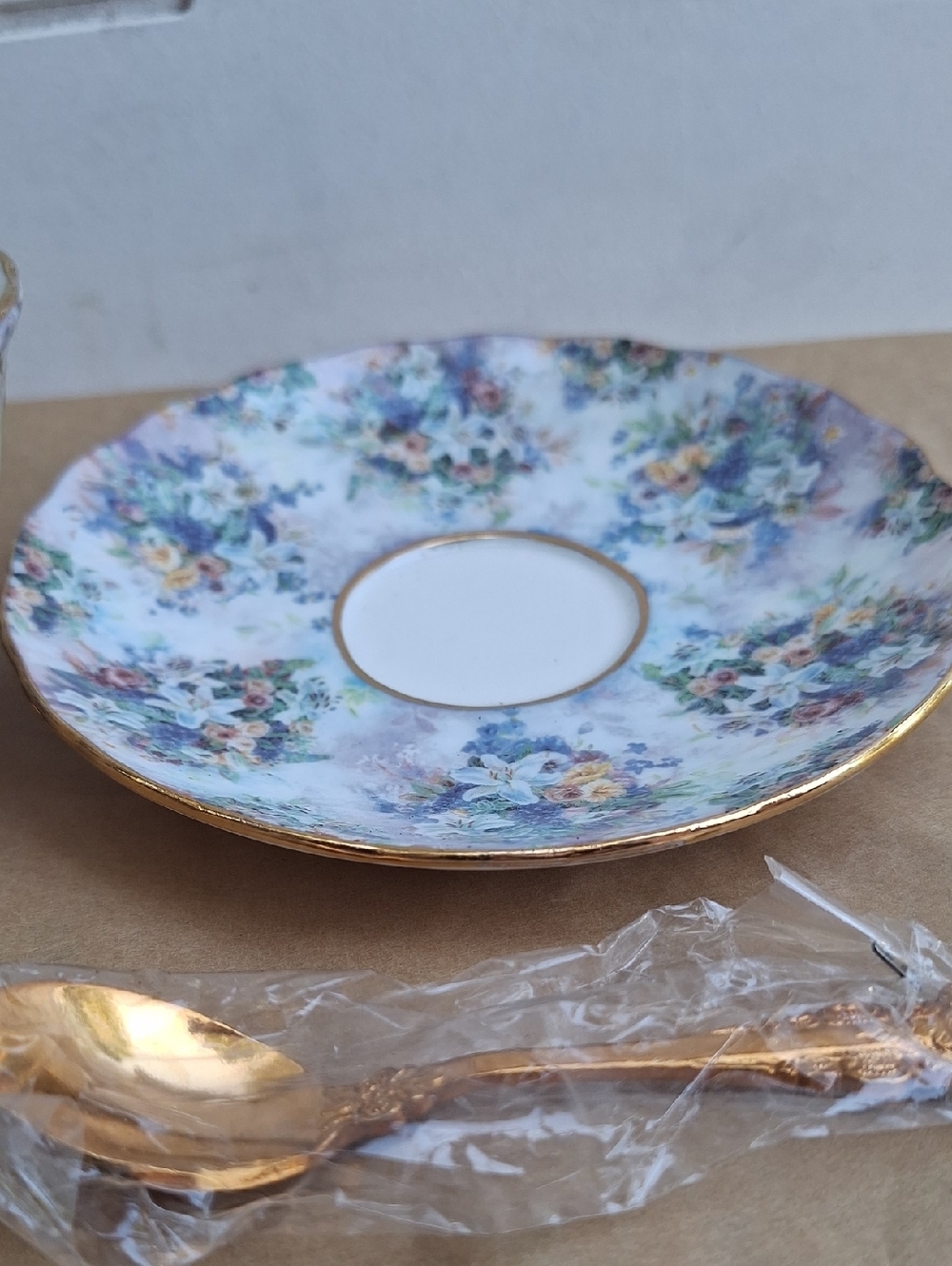 Vintage Bradford Editions teacup and saucer & Spoon"Glorious Chintz" - Picture 6 of 8